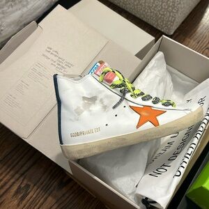 Golden Goose sneakers size 38 (7.5) Never Worn in box